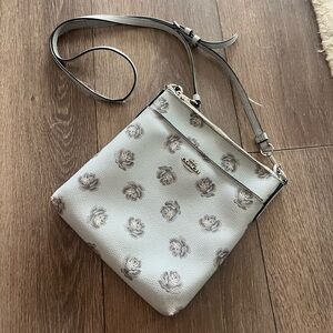 Coach Kitt Blue Rose Print Floral Crossbody Messenger Bag 32454